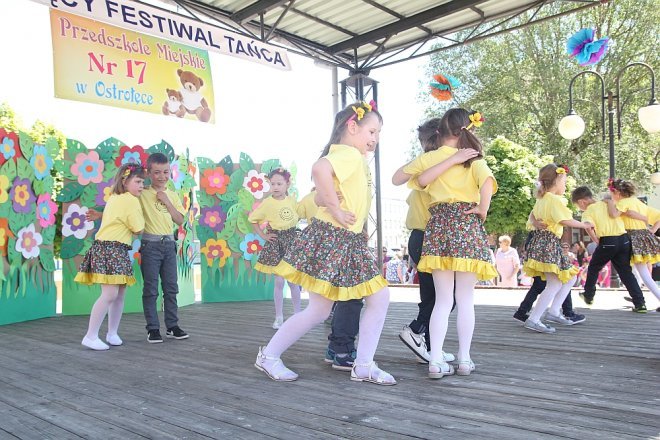 VI Przedszkolny Festiwal Tańca [19.05.2017] - zdjęcie #75 - eOstroleka.pl