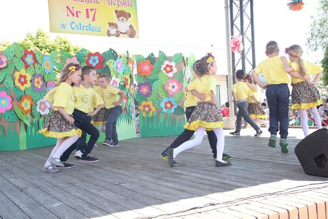 VI Przedszkolny Festiwal Tańca [19.05.2017] - zdjęcie #77 - eOstroleka.pl