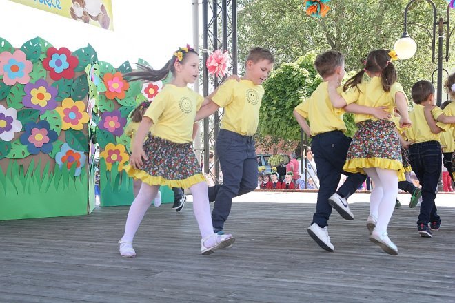 VI Przedszkolny Festiwal Tańca [19.05.2017] - zdjęcie #84 - eOstroleka.pl