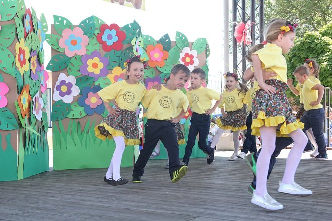 VI Przedszkolny Festiwal Tańca [19.05.2017] - zdjęcie #88 - eOstroleka.pl
