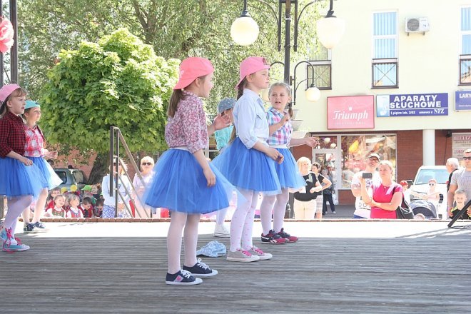 VI Przedszkolny Festiwal Tańca [19.05.2017] - zdjęcie #136 - eOstroleka.pl