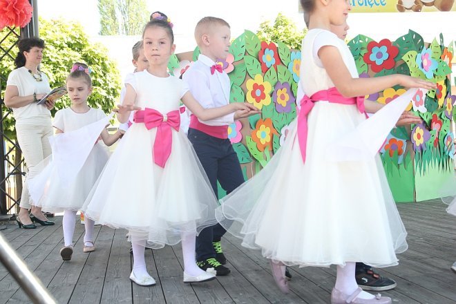 VI Przedszkolny Festiwal Tańca [19.05.2017] - zdjęcie #115 - eOstroleka.pl