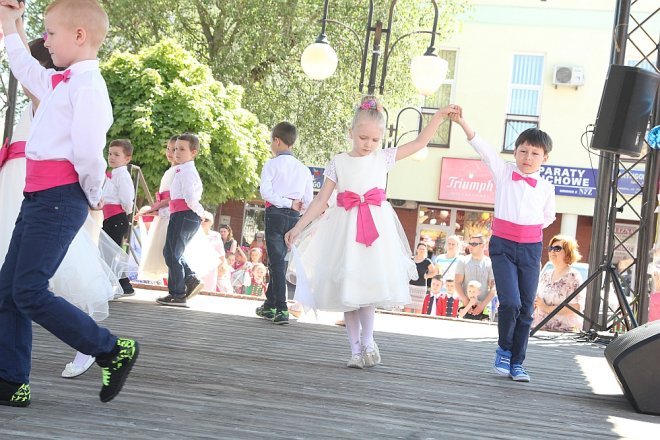 VI Przedszkolny Festiwal Tańca [19.05.2017] - zdjęcie #141 - eOstroleka.pl