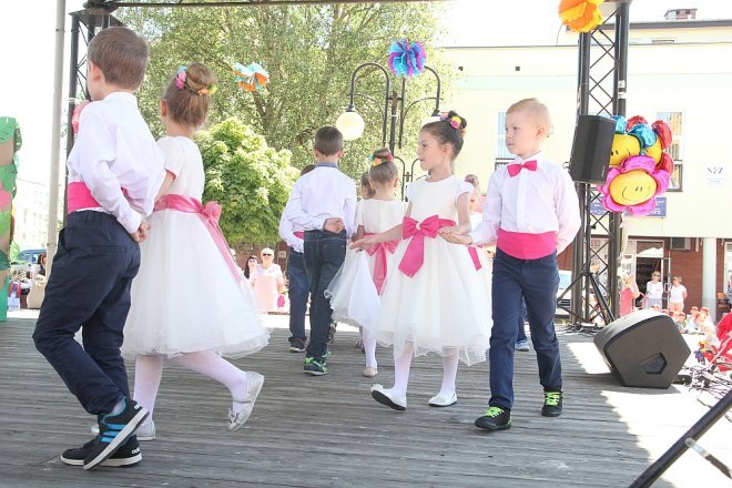 VI Przedszkolny Festiwal Tańca [19.05.2017] - zdjęcie #147 - eOstroleka.pl
