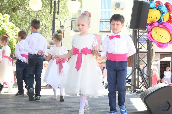 VI Przedszkolny Festiwal Tańca [19.05.2017] - zdjęcie #148 - eOstroleka.pl
