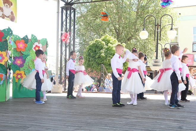 VI Przedszkolny Festiwal Tańca [19.05.2017] - zdjęcie #157 - eOstroleka.pl