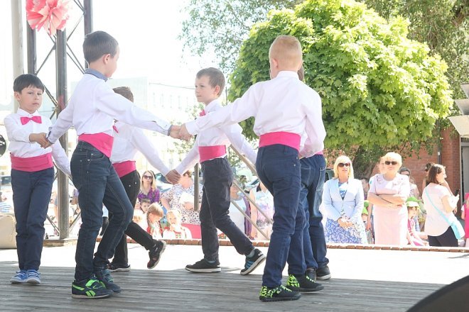 VI Przedszkolny Festiwal Tańca [19.05.2017] - zdjęcie #196 - eOstroleka.pl