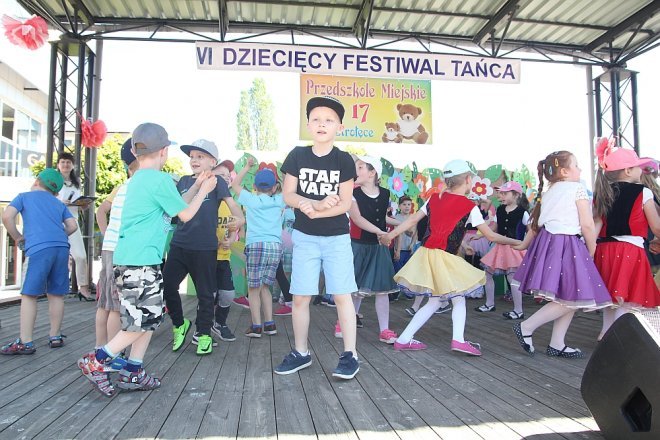 VI Przedszkolny Festiwal Tańca [19.05.2017] - zdjęcie #260 - eOstroleka.pl