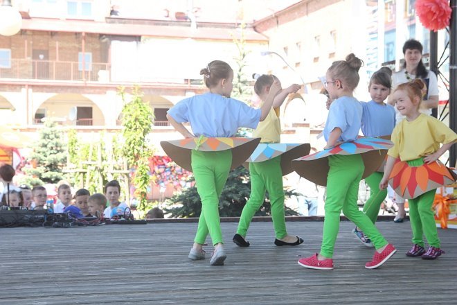 VI Przedszkolny Festiwal Tańca [19.05.2017] - zdjęcie #255 - eOstroleka.pl