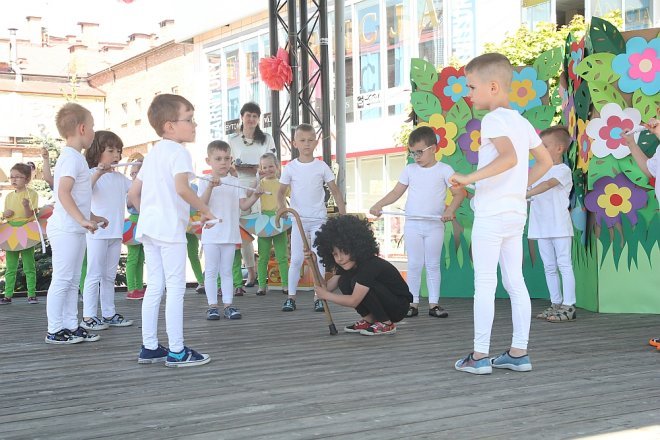 VI Przedszkolny Festiwal Tańca [19.05.2017] - zdjęcie #273 - eOstroleka.pl