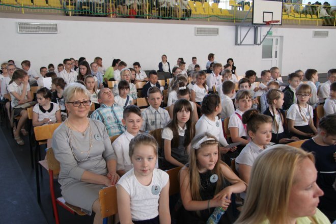 Łyse: Uroczystości szkolnego jubileuszu z udziałem Jerzego Hoffmana [ZDJĘCIA] - zdjęcie #31 - eOstroleka.pl