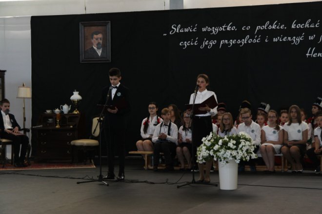 Łyse: Uroczystości szkolnego jubileuszu z udziałem Jerzego Hoffmana [ZDJĘCIA] - zdjęcie #34 - eOstroleka.pl