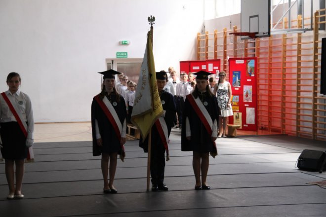 Łyse: Uroczystości szkolnego jubileuszu z udziałem Jerzego Hoffmana [ZDJĘCIA] - zdjęcie #40 - eOstroleka.pl