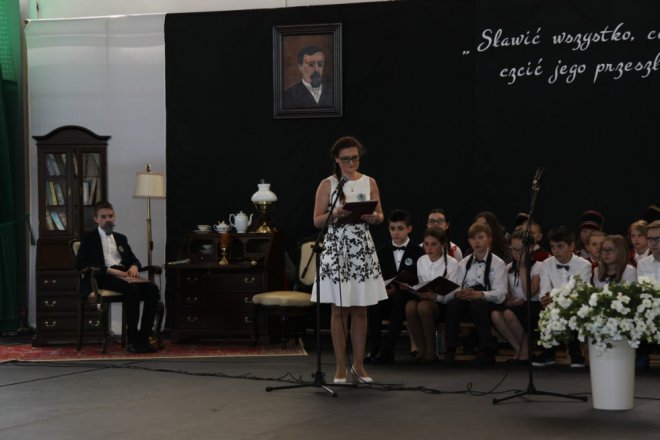 Łyse: Uroczystości szkolnego jubileuszu z udziałem Jerzego Hoffmana [ZDJĘCIA] - zdjęcie #43 - eOstroleka.pl