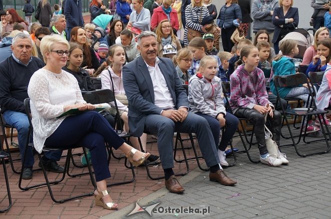 Festyn rodzinny z okazji Dnia Dziecka w Szkole Podstawowej nr 6 w Ostrołęce [01.06.2017] - zdjęcie #24 - eOstroleka.pl