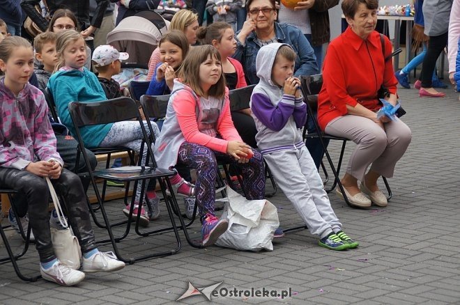 Festyn rodzinny z okazji Dnia Dziecka w Szkole Podstawowej nr 6 w Ostrołęce [01.06.2017] - zdjęcie #27 - eOstroleka.pl