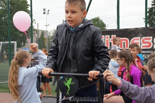 Festyn rodzinny z okazji Dnia Dziecka w Szkole Podstawowej nr 6 w Ostrołęce [01.06.2017] - zdjęcie #43 - eOstroleka.pl