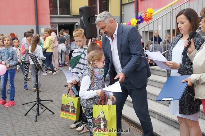 Festyn rodzinny z okazji Dnia Dziecka w Szkole Podstawowej nr 6 w Ostrołęce [01.06.2017] - zdjęcie #55 - eOstroleka.pl