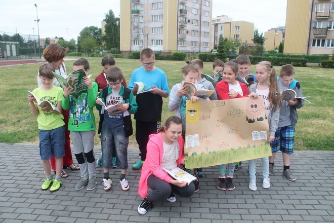 Uczniowie ostrołęckich szkół bili rekord w czytaniu [01.06.2017] - zdjęcie #4 - eOstroleka.pl