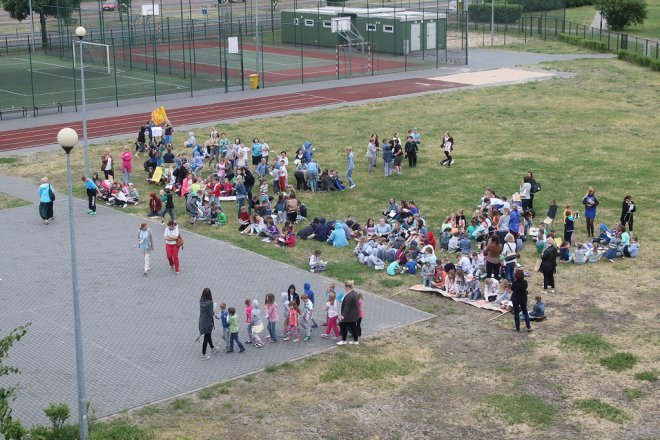 Uczniowie ostrołęckich szkół bili rekord w czytaniu [01.06.2017] - zdjęcie #12 - eOstroleka.pl