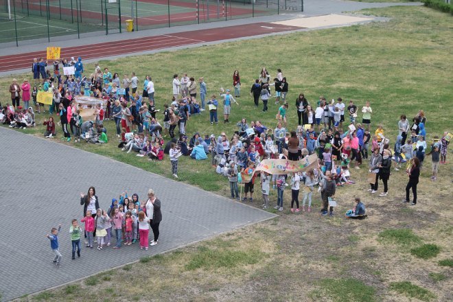Uczniowie ostrołęckich szkół bili rekord w czytaniu [01.06.2017] - zdjęcie #14 - eOstroleka.pl