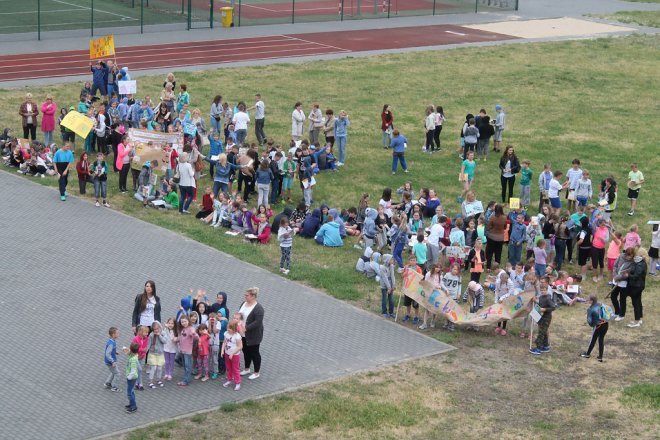 Uczniowie ostrołęckich szkół bili rekord w czytaniu [01.06.2017] - zdjęcie #15 - eOstroleka.pl