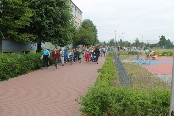 Uczniowie ostrołęckich szkół bili rekord w czytaniu [01.06.2017] - zdjęcie #18 - eOstroleka.pl