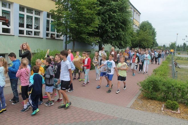 Uczniowie ostrołęckich szkół bili rekord w czytaniu [01.06.2017] - zdjęcie #21 - eOstroleka.pl