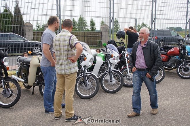 VI rzekuńskie spotkanie fanów starej motoryzacji [ZDJĘCIA] - zdjęcie #30 - eOstroleka.pl