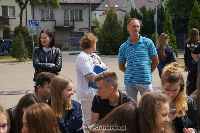 Uczniowie I LO zagrali charytatywnie dla Janka Jankowskiego [ZDJĘCIA] - zdjęcie #22 - eOstroleka.pl