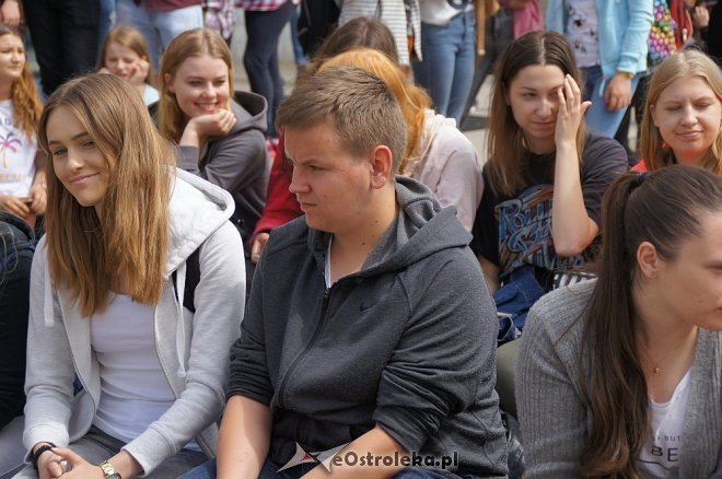 Uczniowie I LO zagrali charytatywnie dla Janka Jankowskiego [ZDJĘCIA] - zdjęcie #25 - eOstroleka.pl