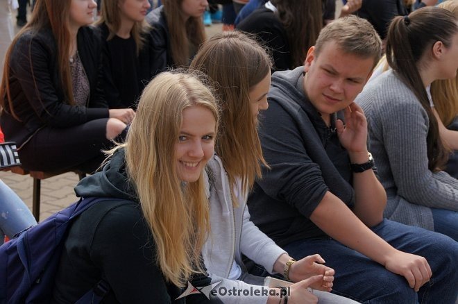 Uczniowie I LO zagrali charytatywnie dla Janka Jankowskiego [ZDJĘCIA] - zdjęcie #37 - eOstroleka.pl