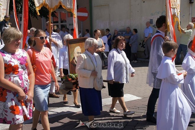 Procesja Bożego Ciała w sanktuarium pw. św. Antoniego Padewskiego w Ostrołęce [15.06.2017] - zdjęcie #23 - eOstroleka.pl