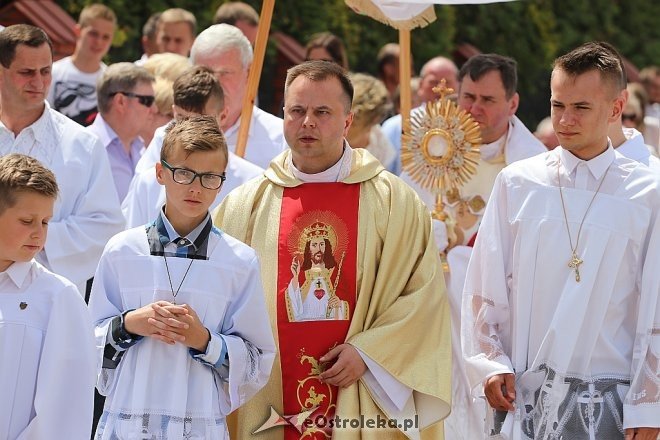 Boże Ciało 2017 w parafii pw. NMP Królowej Rodzin [15.06.2017] - zdjęcie #26 - eOstroleka.pl