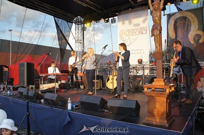 Koncert uwielbienia „Zjednoczeni dla Miłości” po raz trzeci w Ostrołęce [WIDEO, ZDJĘCIA] - zdjęcie #36 - eOstroleka.pl