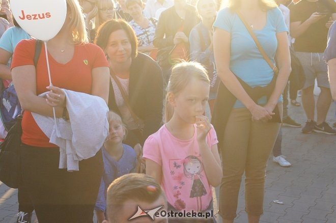 Koncert uwielbienia „Zjednoczeni dla Miłości” po raz trzeci w Ostrołęce [WIDEO, ZDJĘCIA] - zdjęcie #54 - eOstroleka.pl