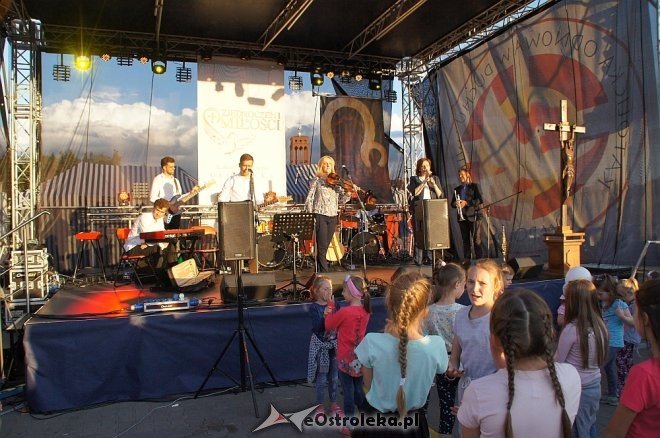 Koncert uwielbienia „Zjednoczeni dla Miłości” po raz trzeci w Ostrołęce [WIDEO, ZDJĘCIA] - zdjęcie #66 - eOstroleka.pl