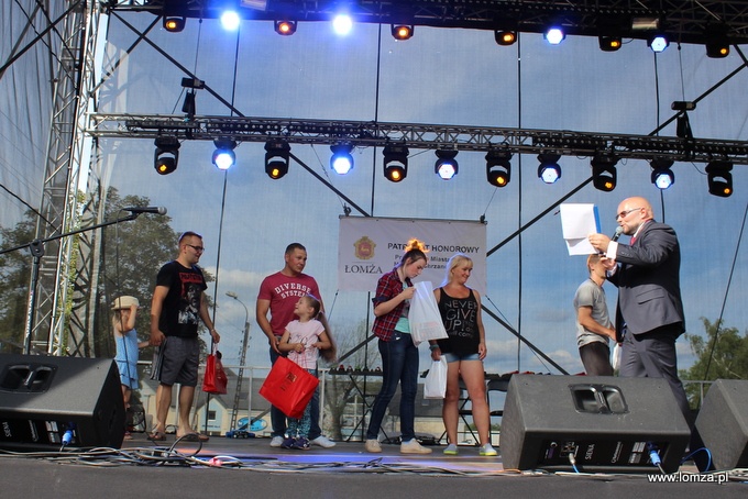 Tłumy imprezowiczów na Dniach Łomży. Zagrał zespół Akcent [ZDJĘCIA] - zdjęcie #47 - eOstroleka.pl