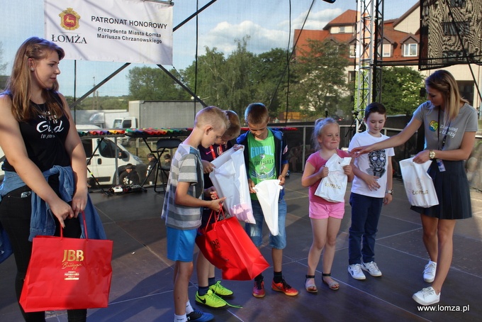 Tłumy imprezowiczów na Dniach Łomży. Zagrał zespół Akcent [ZDJĘCIA] - zdjęcie #50 - eOstroleka.pl
