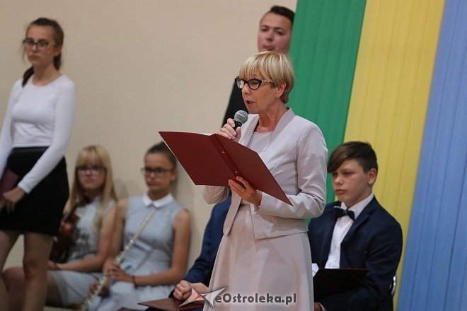 Zakończenie roku szkolnego III klas Gimnazjum nr 1 [22.06.2017] - zdjęcie #5 - eOstroleka.pl