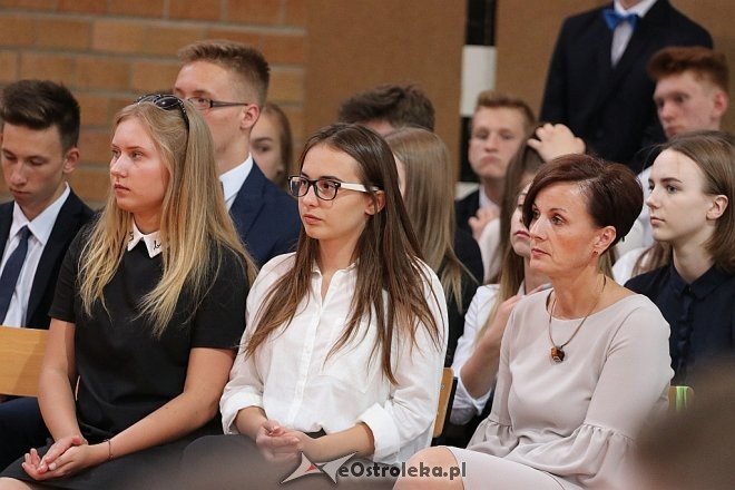 Zakończenie roku szkolnego III klas Gimnazjum nr 1 [22.06.2017] - zdjęcie #11 - eOstroleka.pl