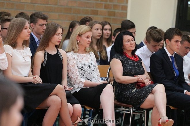 Zakończenie roku szkolnego III klas Gimnazjum nr 1 [22.06.2017] - zdjęcie #14 - eOstroleka.pl