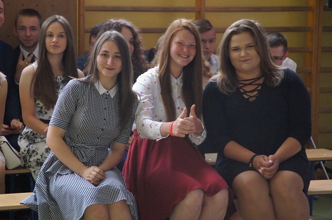Zakończenie roku klas III w Gimnazjum nr 3 [22.06.2017] - zdjęcie #40 - eOstroleka.pl