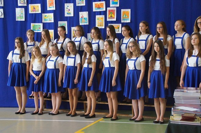 Zakończenie roku klas III w Gimnazjum nr 3 [22.06.2017] - zdjęcie #60 - eOstroleka.pl