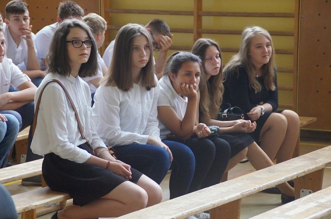 Zakończenie roku klas III w Gimnazjum nr 3 [22.06.2017] - zdjęcie #71 - eOstroleka.pl