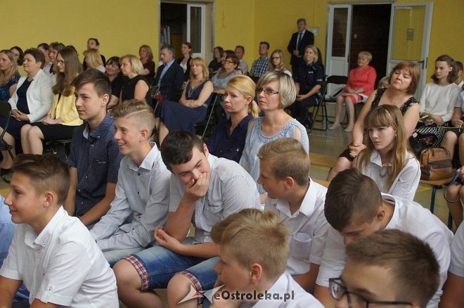 Zakończenie roku klas III w Gimnazjum nr 3 [22.06.2017] - zdjęcie #27 - eOstroleka.pl