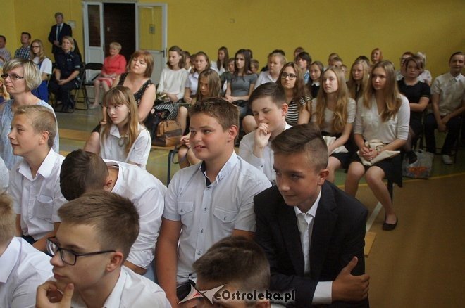 Zakończenie roku klas III w Gimnazjum nr 3 [22.06.2017] - zdjęcie #28 - eOstroleka.pl
