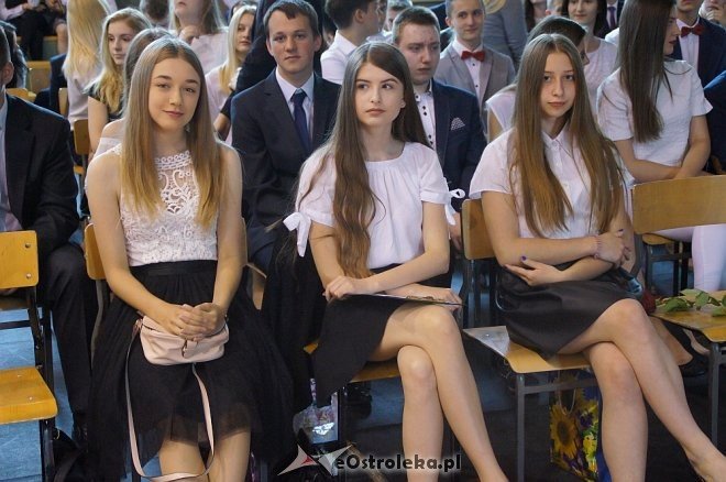 Zakończenie roku szkolnego klas III w Gimnazjum nr 5 [22.06.2017] - zdjęcie #51 - eOstroleka.pl