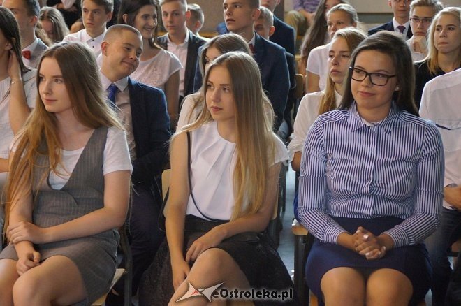 Zakończenie roku szkolnego klas III w Gimnazjum nr 5 [22.06.2017] - zdjęcie #56 - eOstroleka.pl