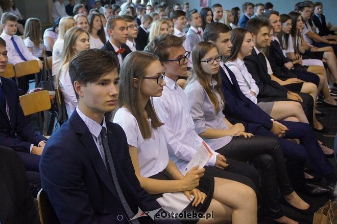 Zakończenie roku szkolnego klas III w Gimnazjum nr 5 [22.06.2017] - zdjęcie #63 - eOstroleka.pl